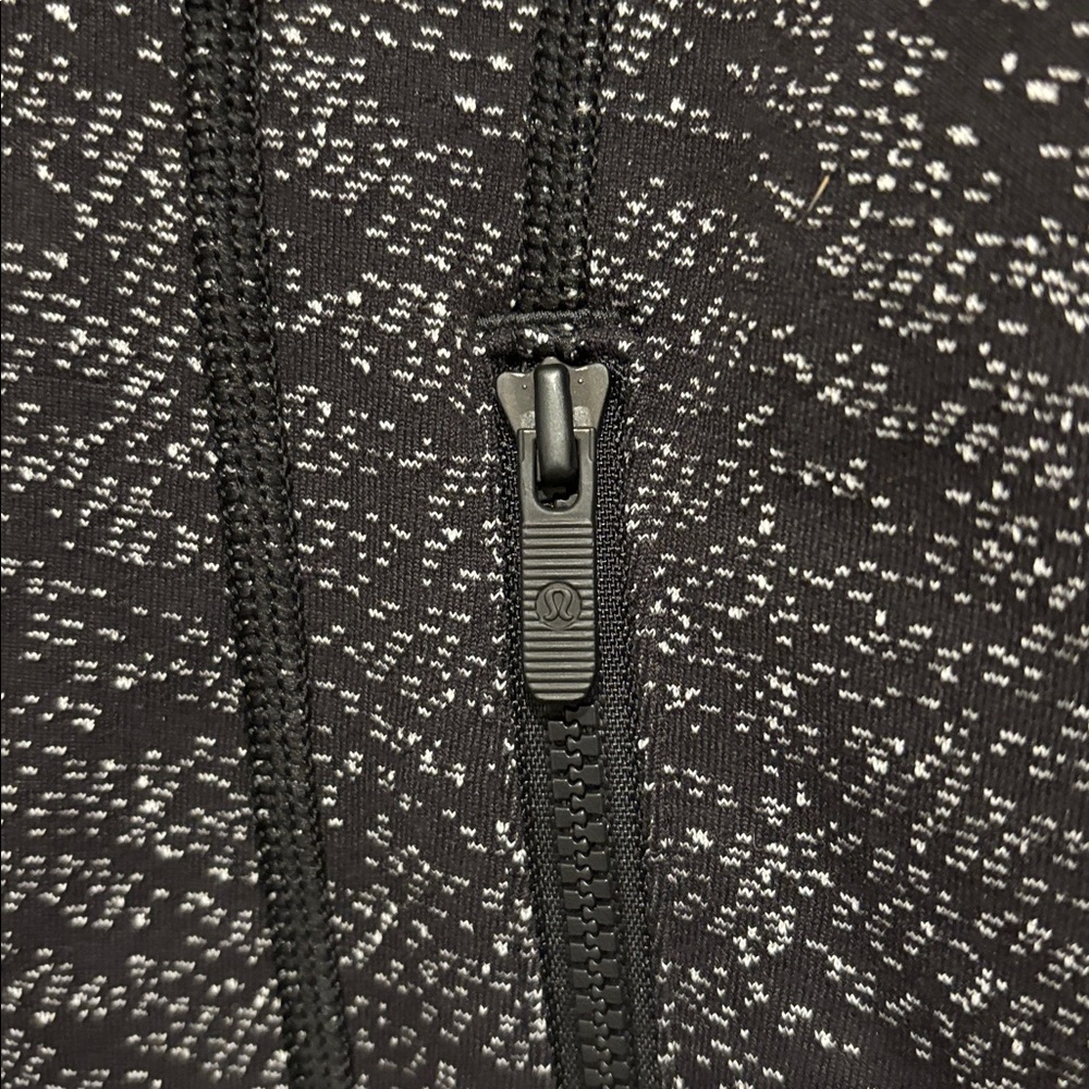 Lululemon define jacket - Picture 3 of 7